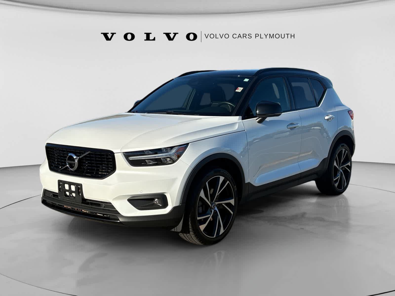 Used 2021 Volvo XC40 T5 R-Design w/ Climate Package AWD/4WD image 3