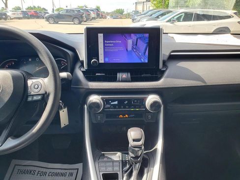 Used 2023 Toyota RAV4 LE AWD/4WD image 10