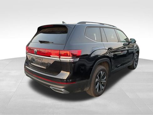 Used 2024 Volkswagen Atlas SE image 4