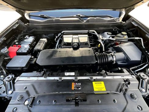 Certified 2023 GMC Canyon Denali w/ Denali Black Edition image 31