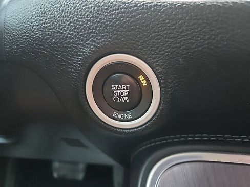 Used 2015 Dodge Challenger SXT w/ Sound Group image 43