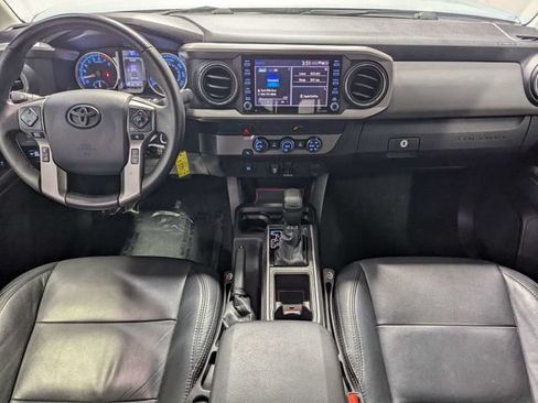 Used 2020 Toyota Tacoma SR5 RWD image 6