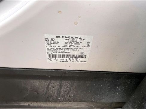 Used 2018 Ford Explorer XLT FWD image 30