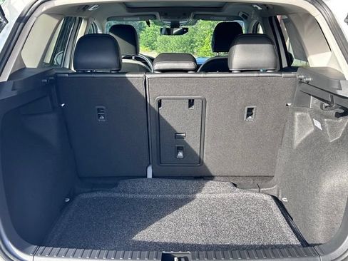 New 2026 Volkswagen Taos SE FWD image 23