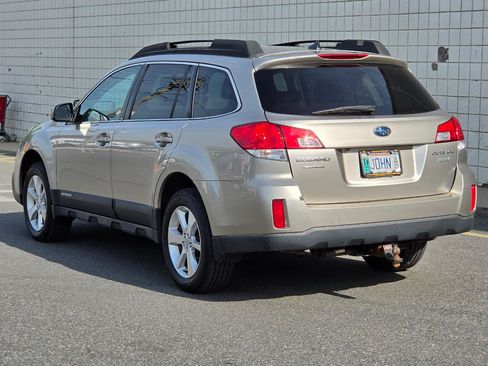 Used 2014 Subaru Outback 2.5i Limited w/ Moonroof Package AWD/4WD image 5