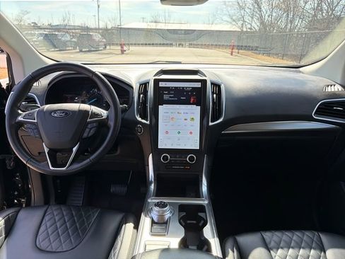 Used 2024 Ford Edge Titanium image 15