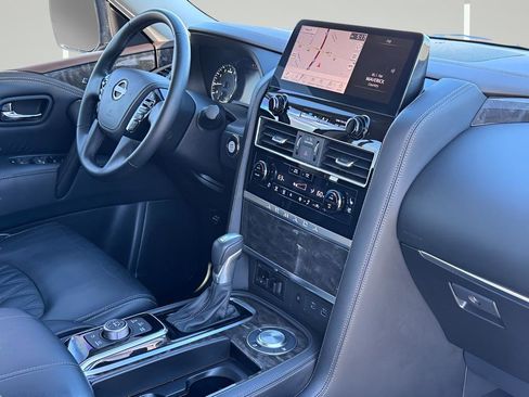 Used 2024 Nissan Armada Platinum w/ Captain's Chairs Package RWD image 11
