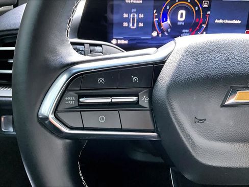 Used 2025 Chevrolet Traverse LT w/ Driver Confidence Package FWD image 22