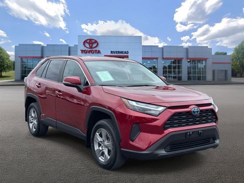 Certified 2024 Toyota RAV4 LE image 2