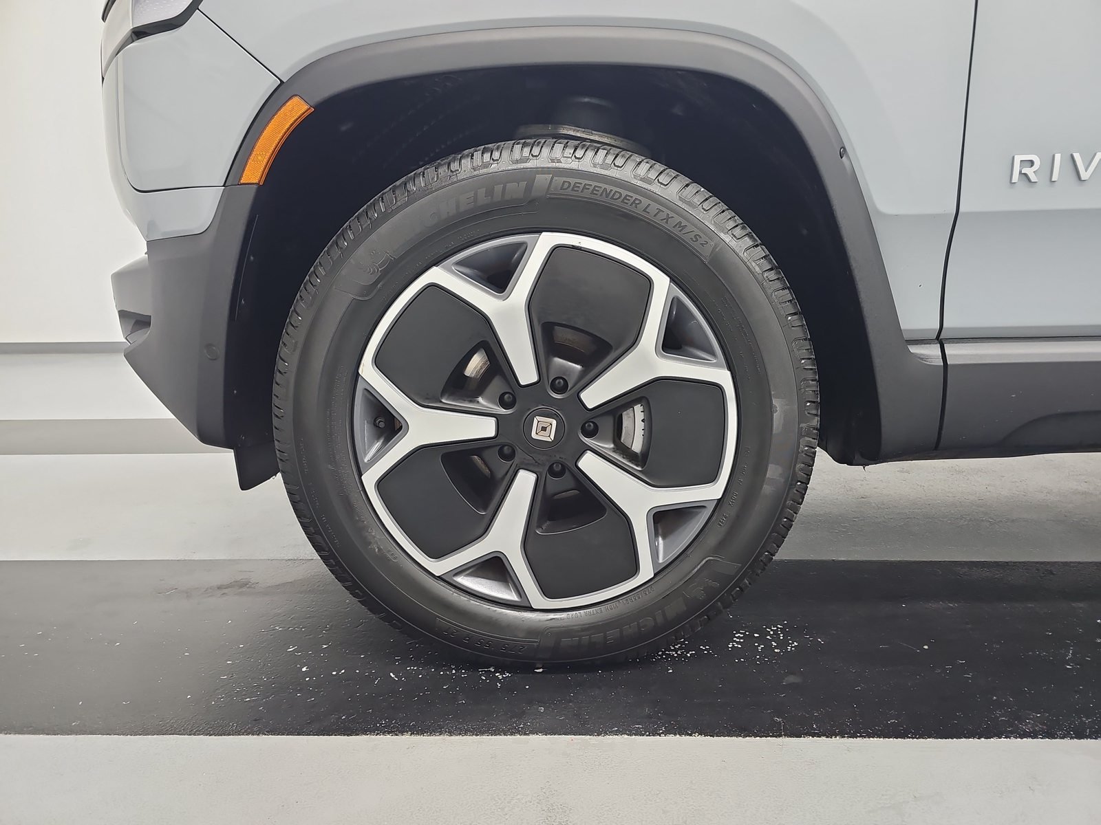 Used 2024 Rivian R1T Adventure Dual AWD/4WD image 9