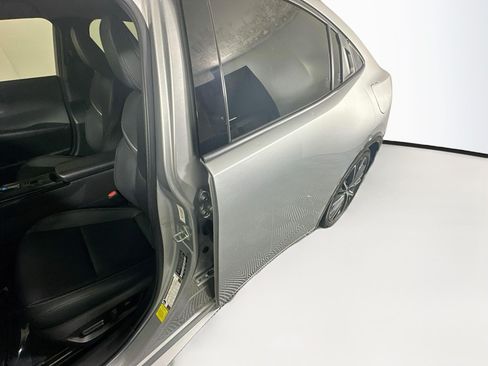 Used 2023 Toyota Prius XLE FWD image 12