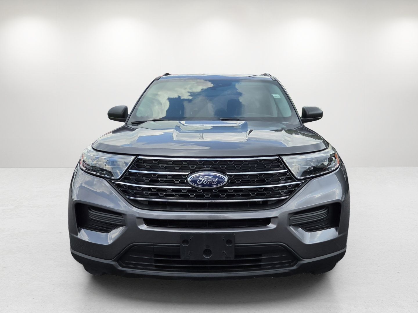 Used 2021 Ford Explorer XLT w/ Class III Trailer Tow Package RWD image 2
