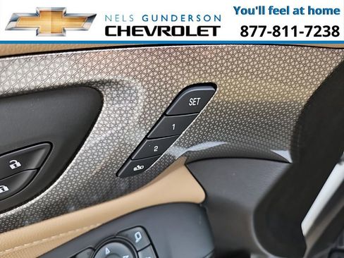 Used 2023 Chevrolet Traverse Premier image 17