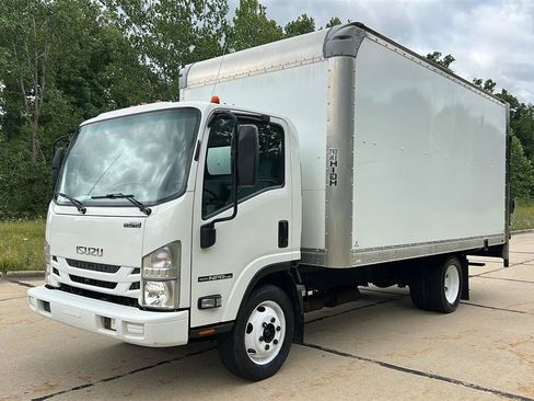 Used 2018 Isuzu NPR RWD image 18