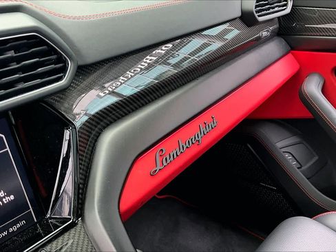 Used 2024 Lamborghini Urus S image 34