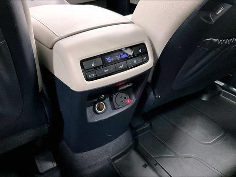 Used 2022 Hyundai Palisade SEL w/ Premium Package FWD image 30
