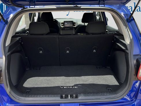 Used 2022 Hyundai Venue SEL w/ Cargo Package FWD image 9