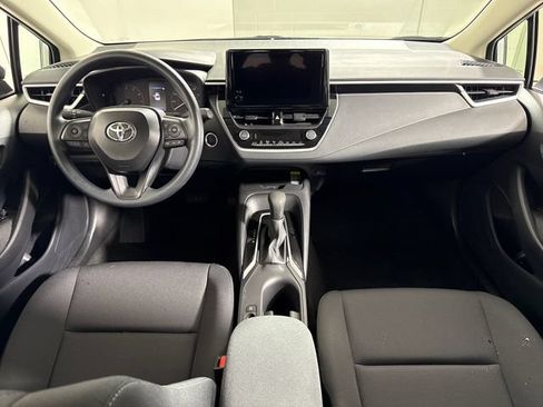 Used 2025 Toyota Corolla LE w/ LE Premium Package FWD image 18
