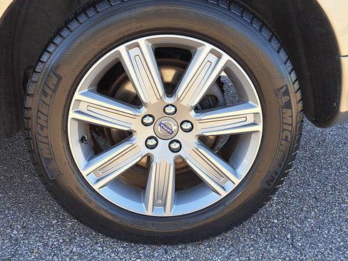 Used 2016 Volvo XC60 T6 Platinum w/ Climate Package image 5