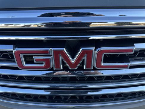 Used 2019 GMC Acadia SLT image 31
