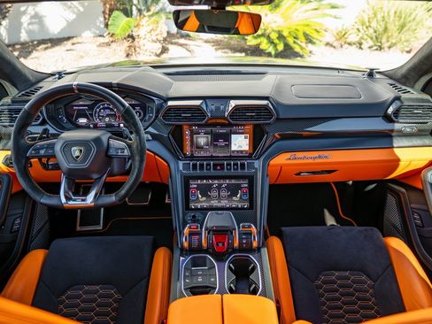 Used 2022 Lamborghini Urus image 7
