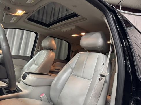 Used 2011 GMC Yukon SLT w/ SLT-2 Equipment Package image 27