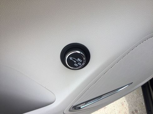 Used 2023 Buick Envision Avenir AWD/4WD image 11