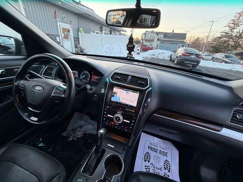 Used 2016 Ford Explorer Limited image 19