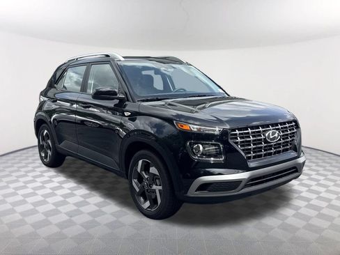 New 2026 Hyundai Venue SEL FWD image 3