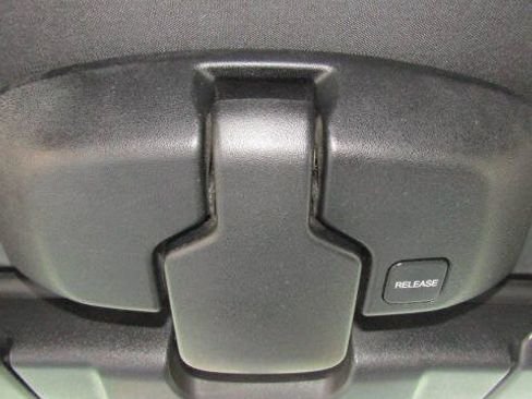 Used 2006 MAZDA MX-5 Miata Sport RWD image 13