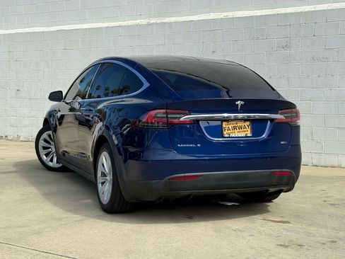 Used 2016 Tesla Model X 90D image 4