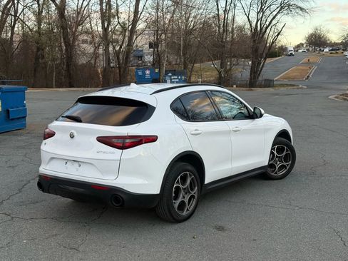 Used 2022 Alfa Romeo Stelvio Sprint image 5