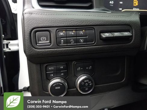 Used 2023 GMC Yukon Denali image 13