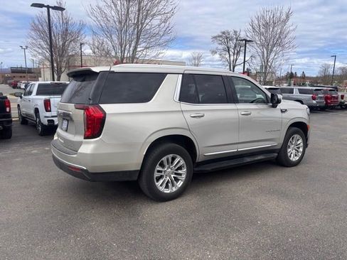 Used 2024 GMC Yukon SLT w/ SLT Luxury Package AWD/4WD image 6