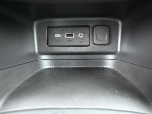 Used 2023 Chevrolet Equinox RS FWD image 19