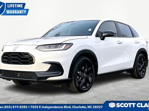 Used 2024 Honda HR-V Sport image 3