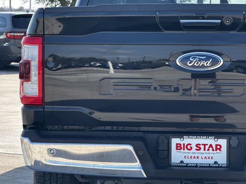 Used 2023 Ford F150 Lariat w/ Trailer Tow Package image 11