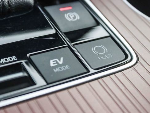 Used 2023 Toyota Sienna LE image 34