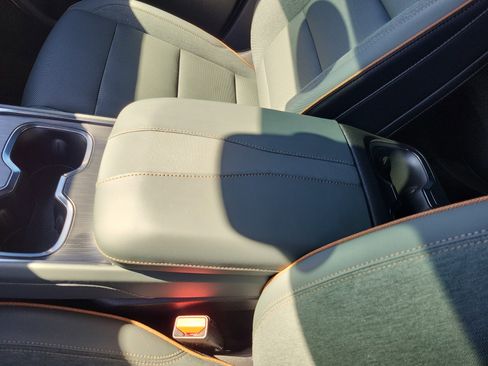 Certified 2025 GMC Acadia AT4 image 24