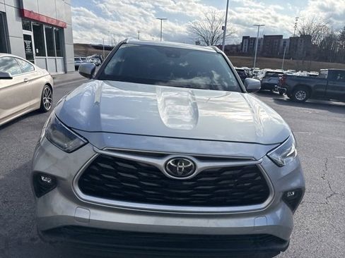 Used 2022 Toyota Highlander XLE image 8