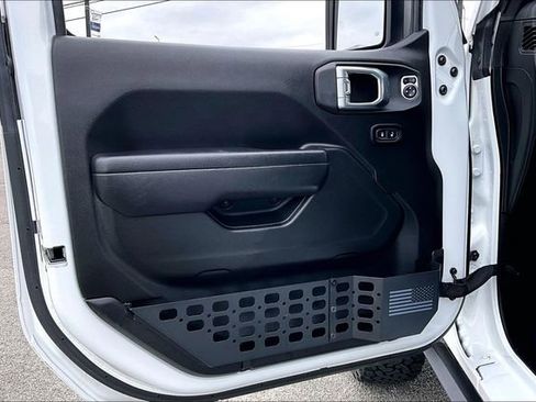 Used 2024 Jeep Gladiator Sport image 17