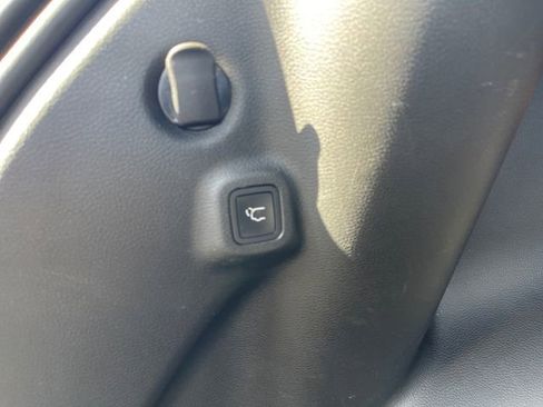 Used 2023 Jeep Compass Latitude w/ Convenience Group image 17