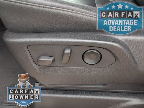 Used 2024 Chevrolet Suburban LT RWD image 15