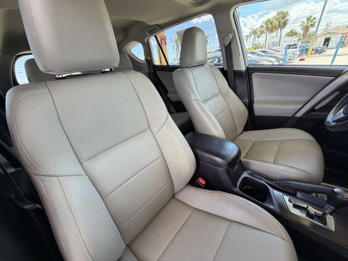 Used 2017 Toyota RAV4 XLE FWD image 12