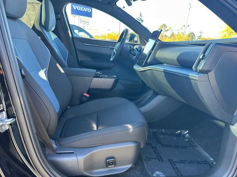 New 2025 Volvo EX30 Plus w/ Protection Package Premier image 10