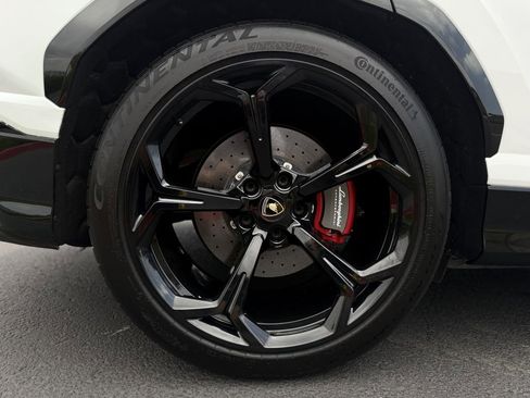 Used 2021 Lamborghini Urus AWD/4WD image 15