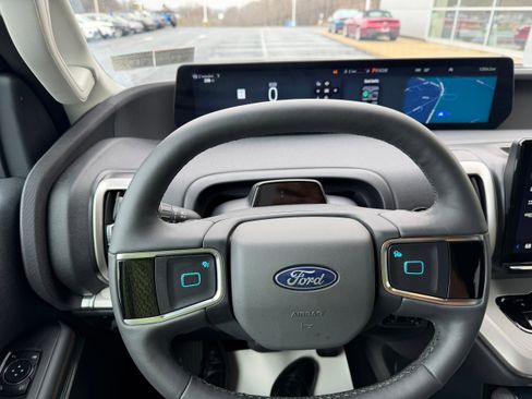 Certified 2025 Ford Expedition Active image 20