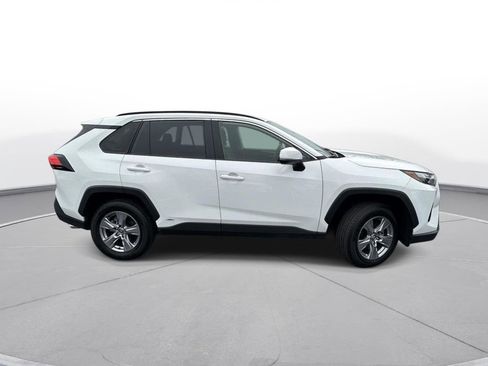 Used 2025 Toyota RAV4 XLE w/ Convenience Package image 5