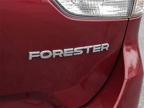 Used 2019 Subaru Forester Premium image 30