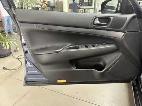 Used 2011 INFINITI G25 x w/ Moonroof Pkg AWD/4WD image 10